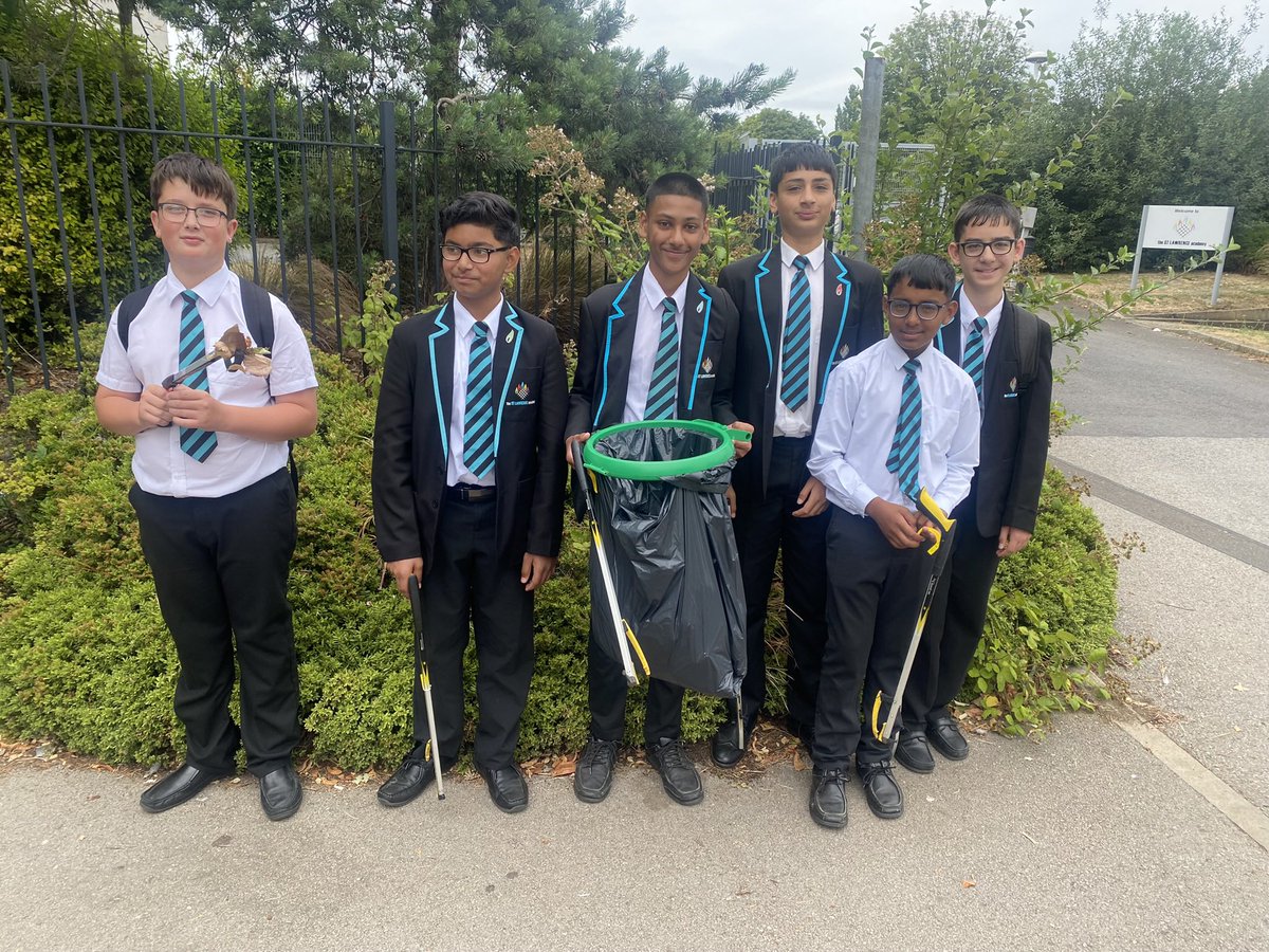 TSLA_Official's tweet photo. Year 8 students have been out during the mornings this week to keep our academy clean and tidy. It is wonderful to see our young people taking so much pride in our local environment and making a difference in our community 👏🏻 #community #environment #cleanup https://t.co/U0TkPiu8Pj