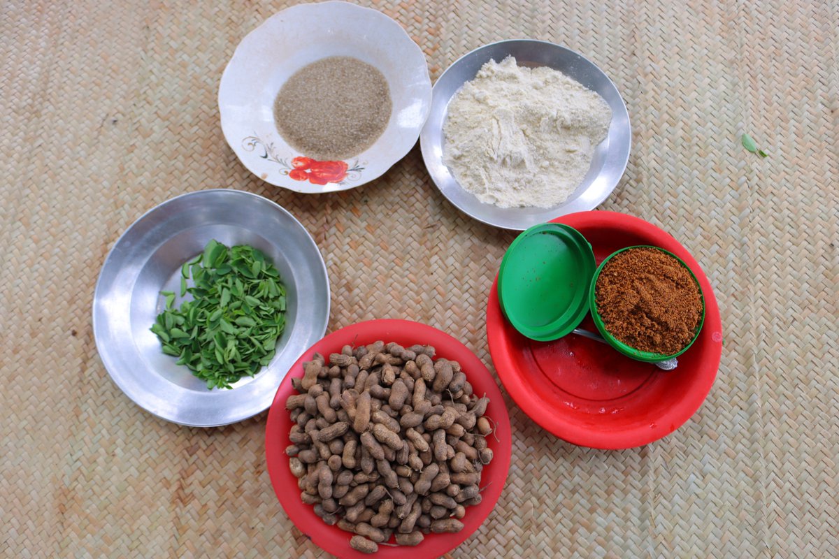 ECT3Project's tweet photo. Anatércia, 2 years old, is now free from chronic malnutrition since her mother, Verónica, learned to prepare diversified foods, with locally grown crops, in demonstrations carried out by the Community Health Committee of Chicamalala, in Nacarôa,Northern Province of Nampula https://t.co/PMKDI4fbWA