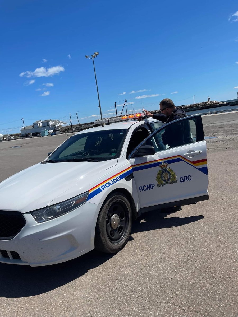 RCMPNB's tweet photo. Cst. Gagnon of the #RichibuctoRCMP recently spent some time with 5-year-old Nick Robichaud while on patrol in #PointeSapin. Nick was so excited to see the lights and the inside of a police cruiser! https://t.co/I5bVxRrviv