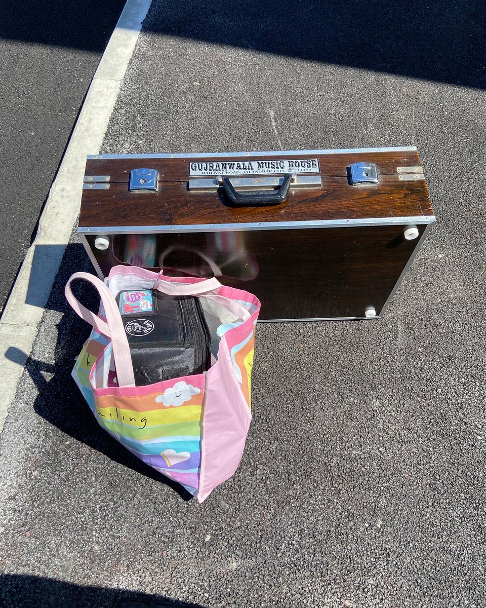 relax_sing's tweet photo. Had a great Relax-Sing session with the @lypft_perinatal Diverse Mums’ Group today 🪷💗

Thank you to @BalDosanjh2 for inviting me 💜

#relaxsing #relaxsingforwellbeing #mumandbaby #relaxation #mindfulness #breathwork #vocalisation #leeds #mentalhealth https://t.co/ZazNo8xoiO