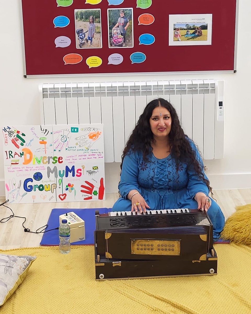 relax_sing's tweet photo. Had a great Relax-Sing session with the @lypft_perinatal Diverse Mums’ Group today 🪷💗

Thank you to @BalDosanjh2 for inviting me 💜

#relaxsing #relaxsingforwellbeing #mumandbaby #relaxation #mindfulness #breathwork #vocalisation #leeds #mentalhealth https://t.co/ZazNo8xoiO