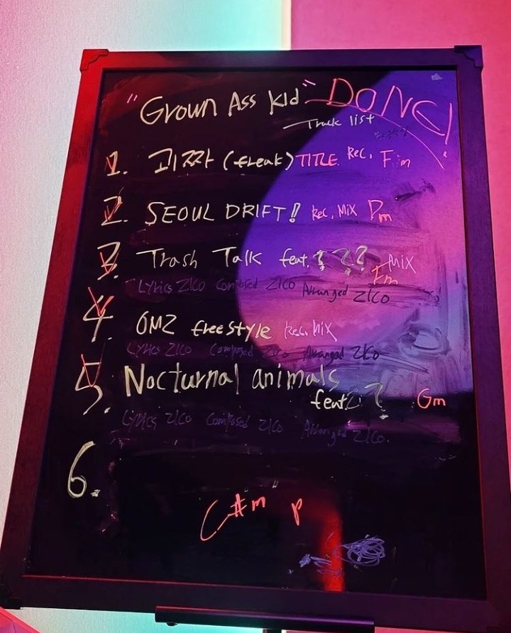 [⚡|13.07.22] Zico is back!

Zico atualizou seu Instagram com essa tracklist, de "Grown Ass Kid".

Ansiosos?