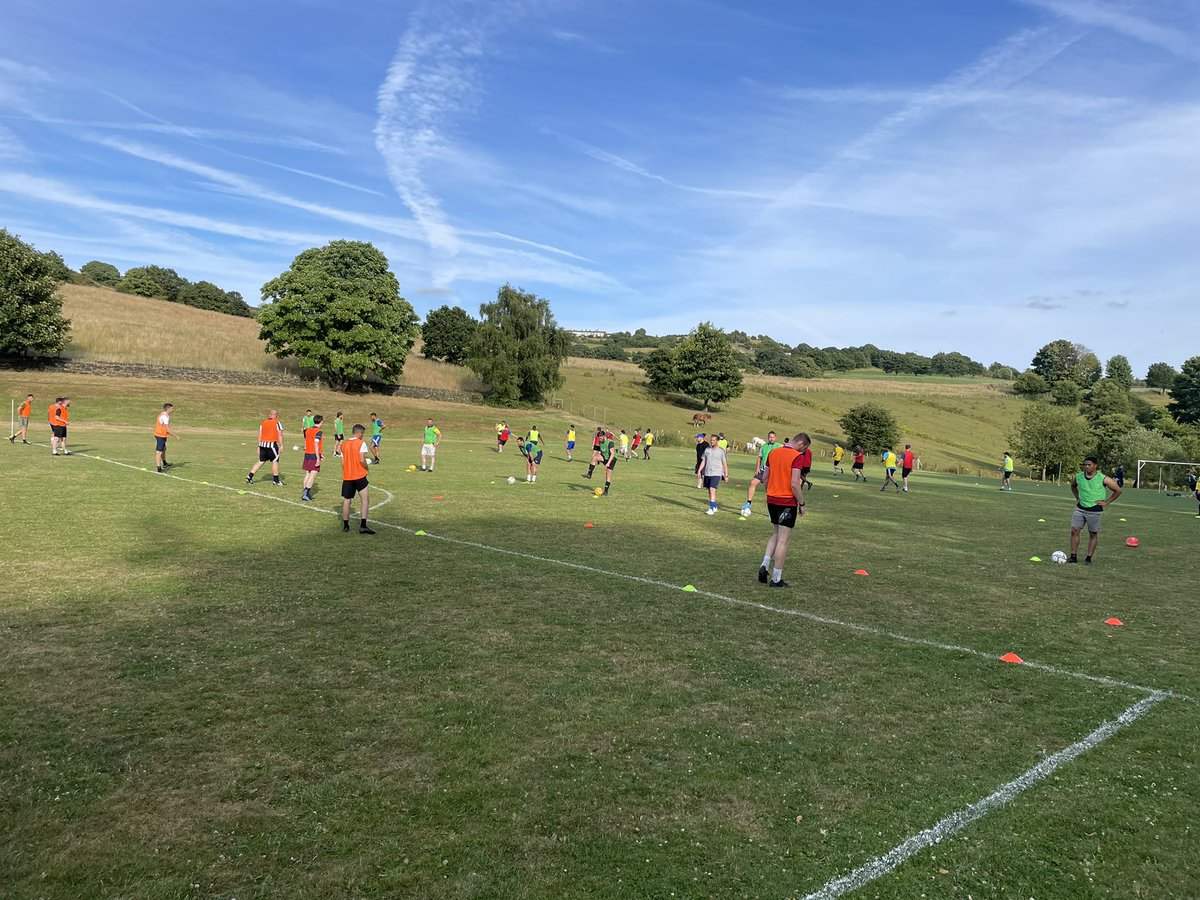 RichHanvey's tweet photo. Preseason! Good turn out from the boys ππΌβοΈβ½οΈ #UTB #BernaBrow @BerryBrowAFC https://t.co/5QHBMxtLeo