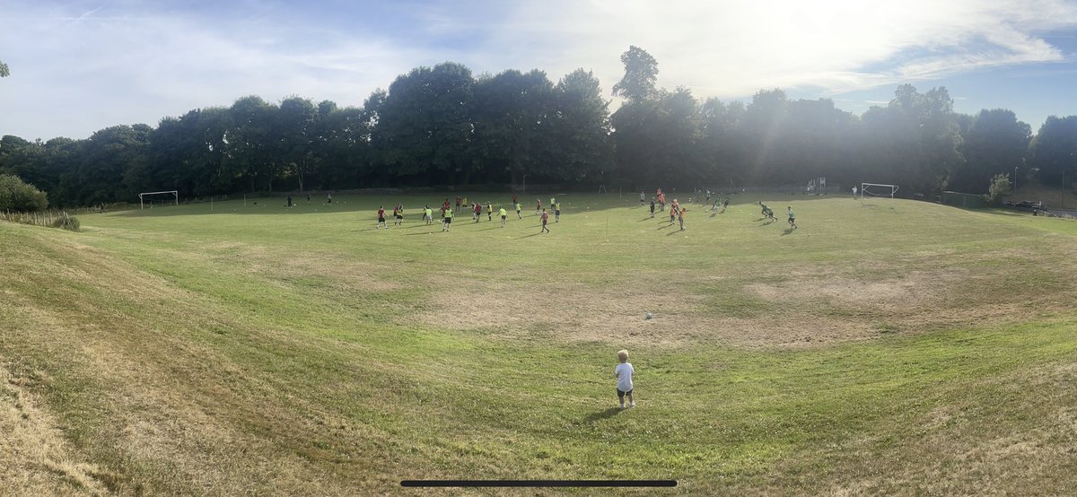 RichHanvey's tweet photo. Preseason! Good turn out from the boys ππΌβοΈβ½οΈ #UTB #BernaBrow @BerryBrowAFC https://t.co/5QHBMxtLeo