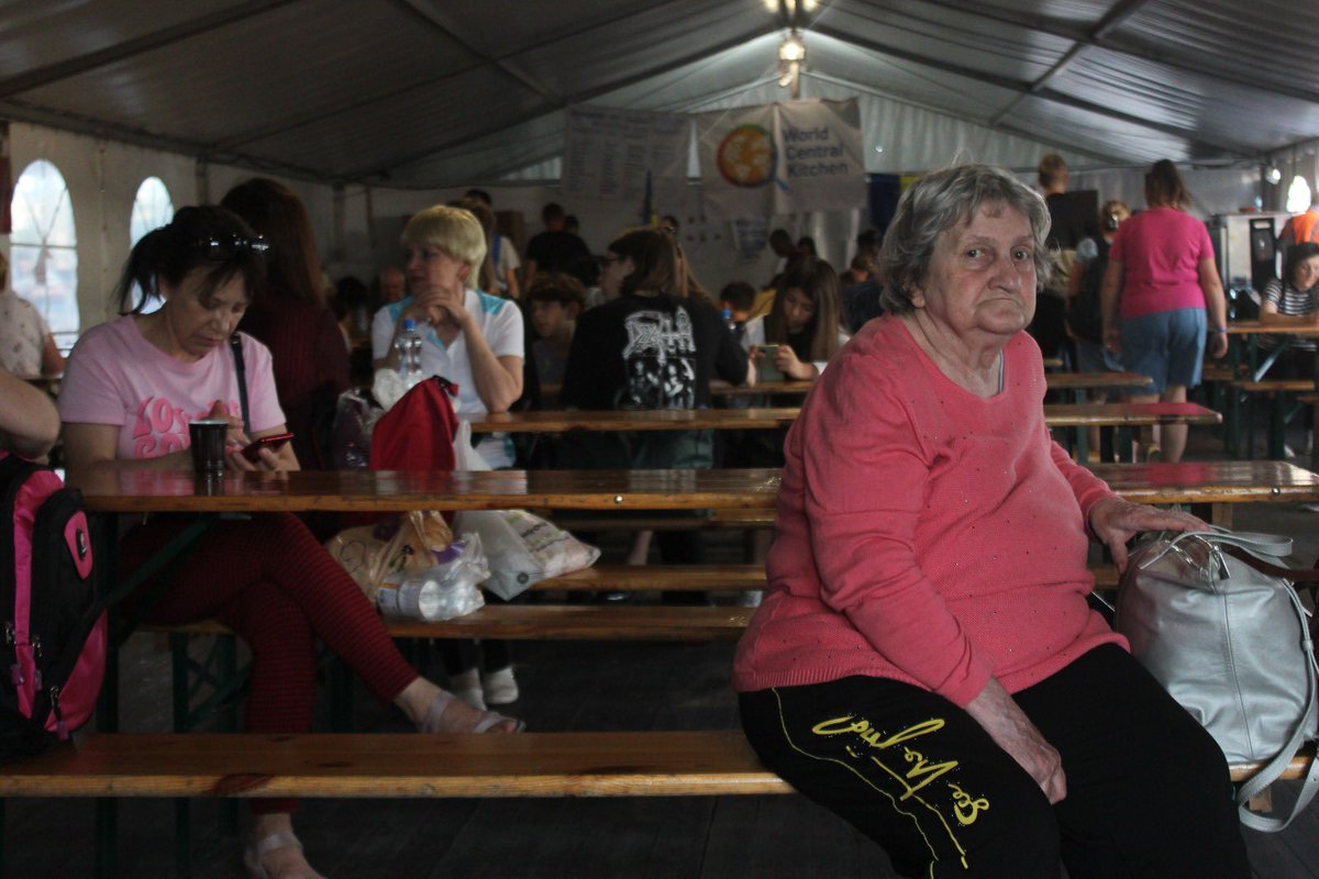 Since February, Warsaw’s Central 🚊 Station has been a busy transit hub for families fleeing Ukraine. Here, Lukas has led a team working each day to provide refugees a comfortable place to eat &amp; rest—we’ve had volunteers from nearly 50 countries come help so far. #ChefsForUkraine