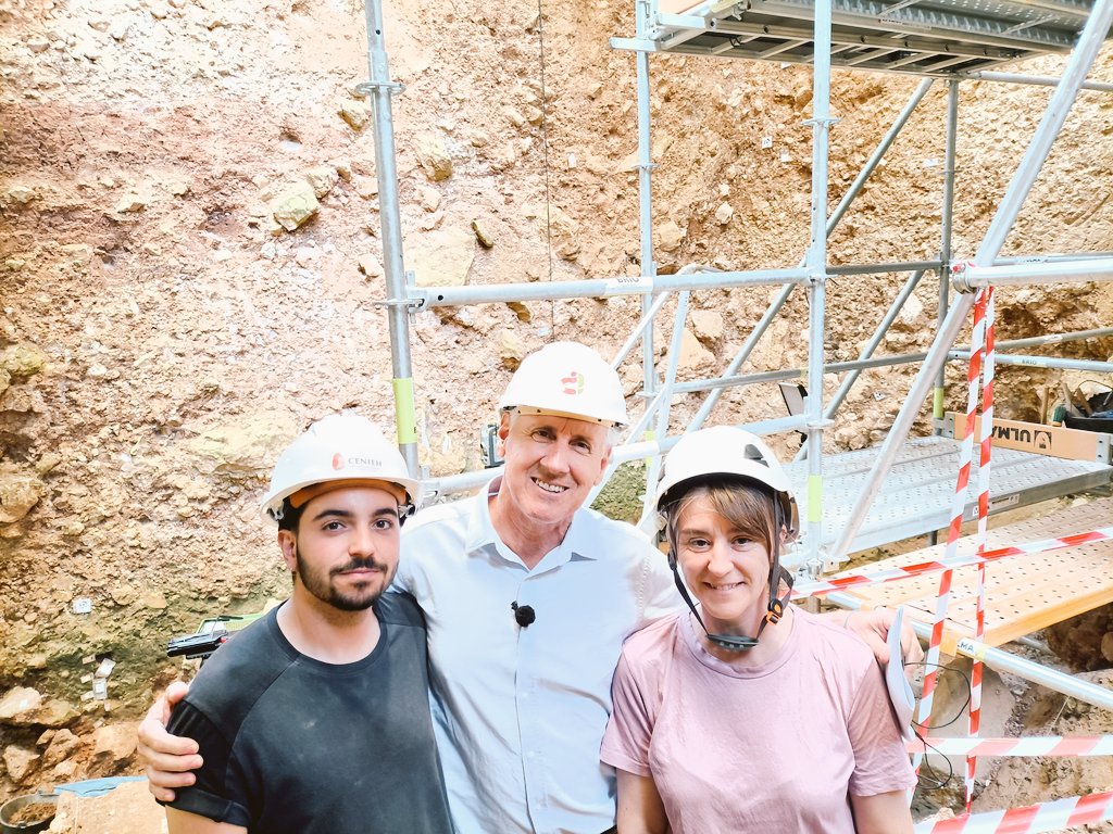 Absolutamente encantados con la visita de @lorenzomila  a #Atapuerca2022 
@cenieh @iphes @FATAPUERCA  @rtvenoticias #ObjetivoPlaneta #Canal24h @RosaHuguetP @Edgar_coven #TD04 @Chitituit @laurmartfrancmf @CENIEH_CRLAB