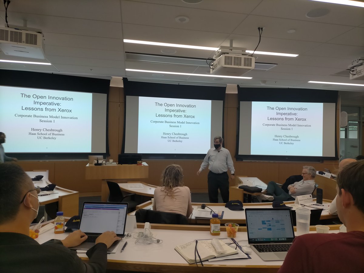 Bogers's tweet image. Back to school! 🙂 Happy to participate in Corporate Business Model Innovation course @BerkeleyExecEd @BerkeleyHaas @UCBerkeley -- thanks to @HenryChesbrough for the invitation to attend. #BerkeleyExecEd #alwaysastudent