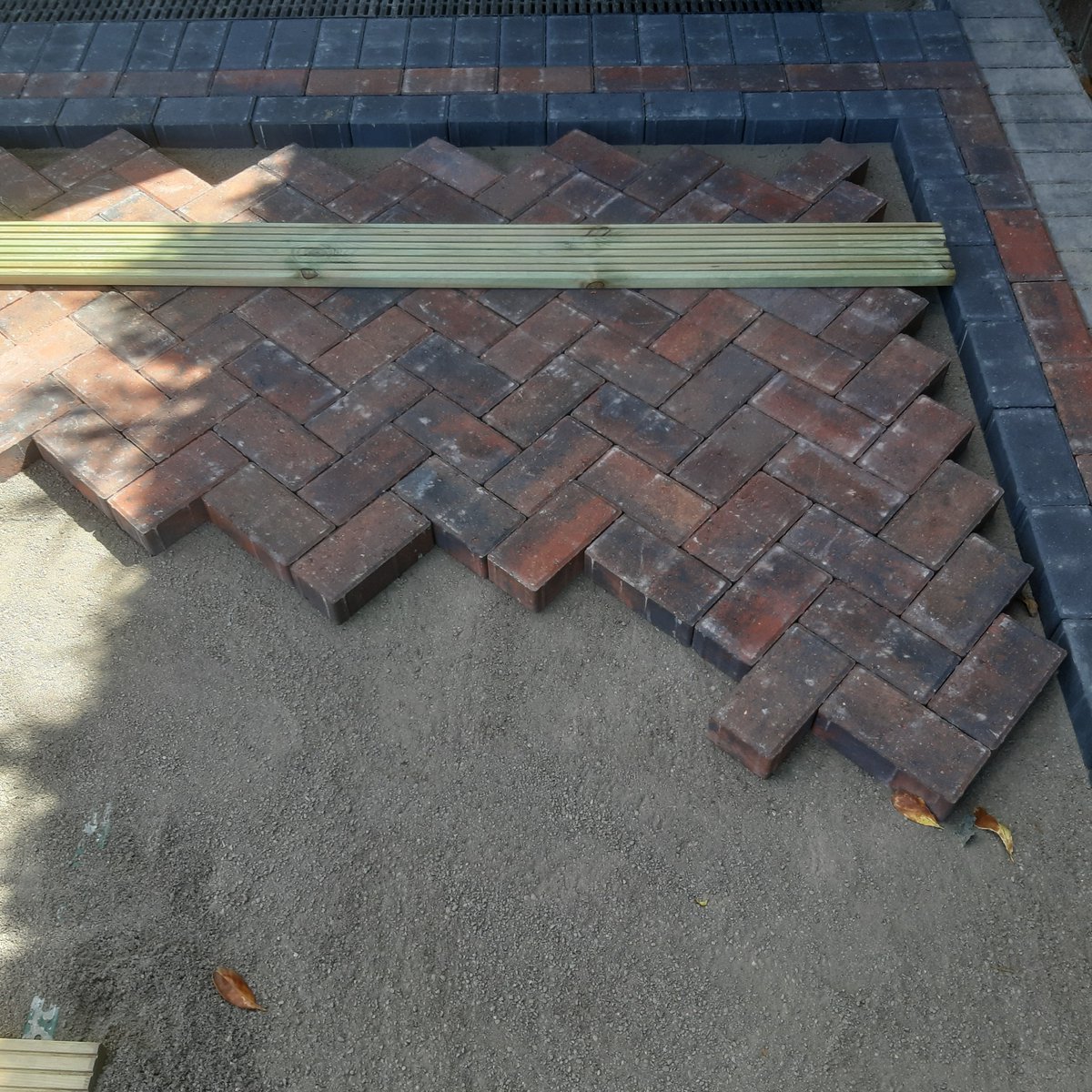 Ext_maintenance's tweet image. Nice herringbone block paving drive coming along #paving #driveway #hardwork #Ext #workinthesun #Newcastle