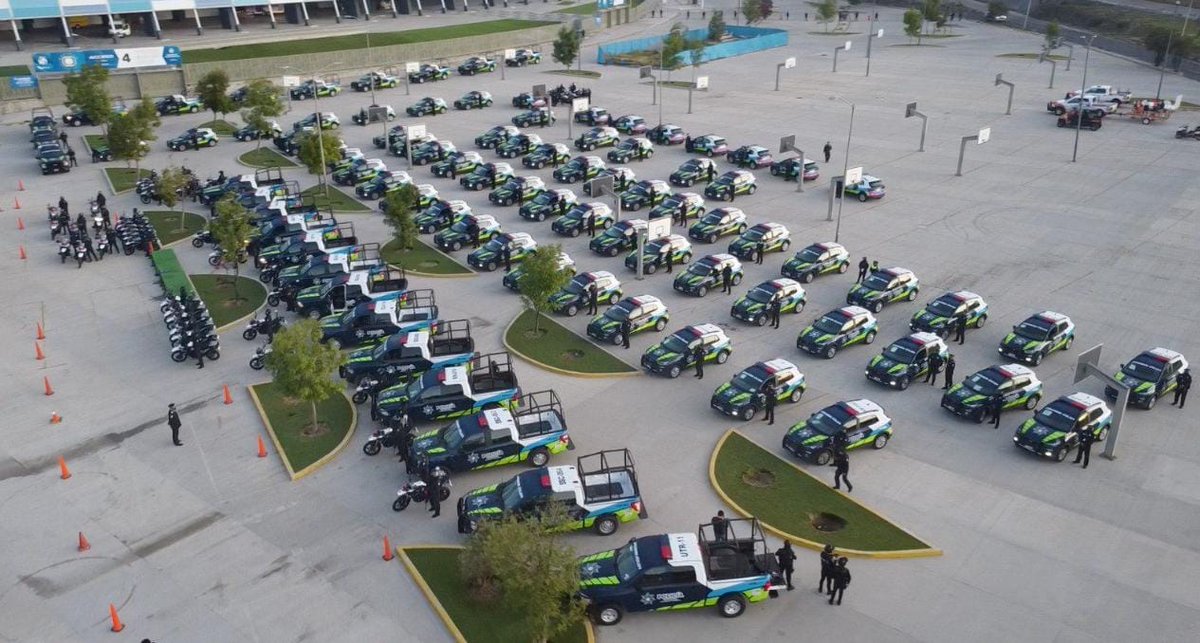 eduardorivera01's tweet photo. ¡Más rondines, vigilancia y rápida respuesta en tu colonia y junta auxiliar! Entregamos 155 nuevas patrullas y motopatrullas a @SSC_Pue.

Gracias Gobernador @MBarbosaMX por tu disposición y trabajo conjunto para mantener la paz en Puebla.
Tu seguridad, compromiso de todos. https://t.co/3OgYHbA1ah