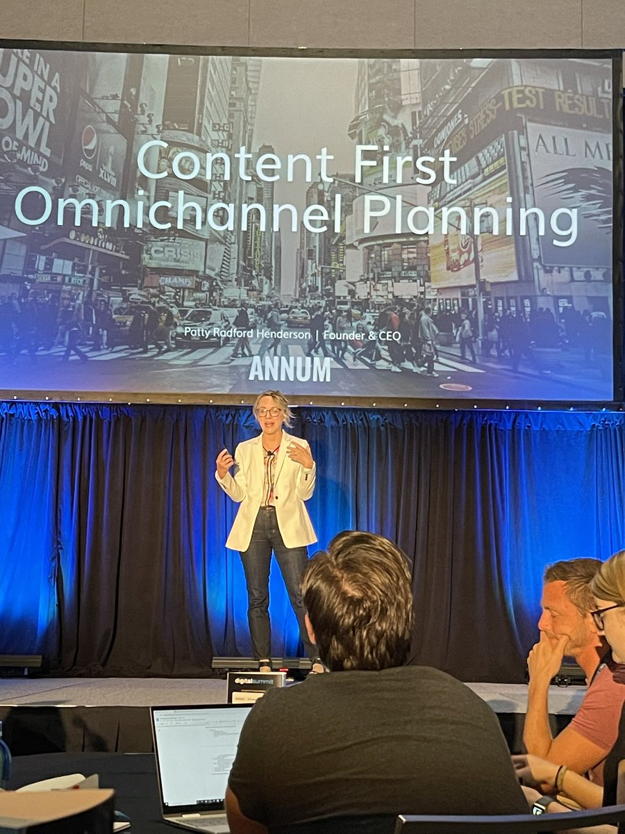 Super excited to learn about Omni-Channel customer experience from <a href="/prhenderson/">P Radford Henderson</a> #DSPDX