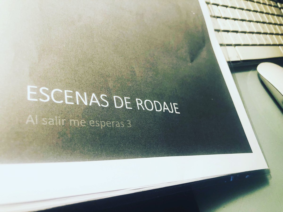 Kinofilmsss's tweet photo. El aleteo de una mariposa en Hawai puede provocar un Tsunami en Haití. Se acerca rodaje molón. #ficcion #webserie #alsalirmeesperas #kinofilms #prontoensuspantallas #coomingsoon https://t.co/pBlG7uHpZP