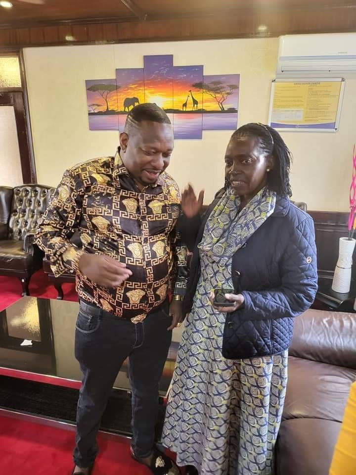 CherobenTeks's tweet image. I @MarthaKarua and @RailaOdinga we have said that @MikeSonko ni mweupe kama Pamper,,,he has never involve with Corruption.,,#freedomiscoming