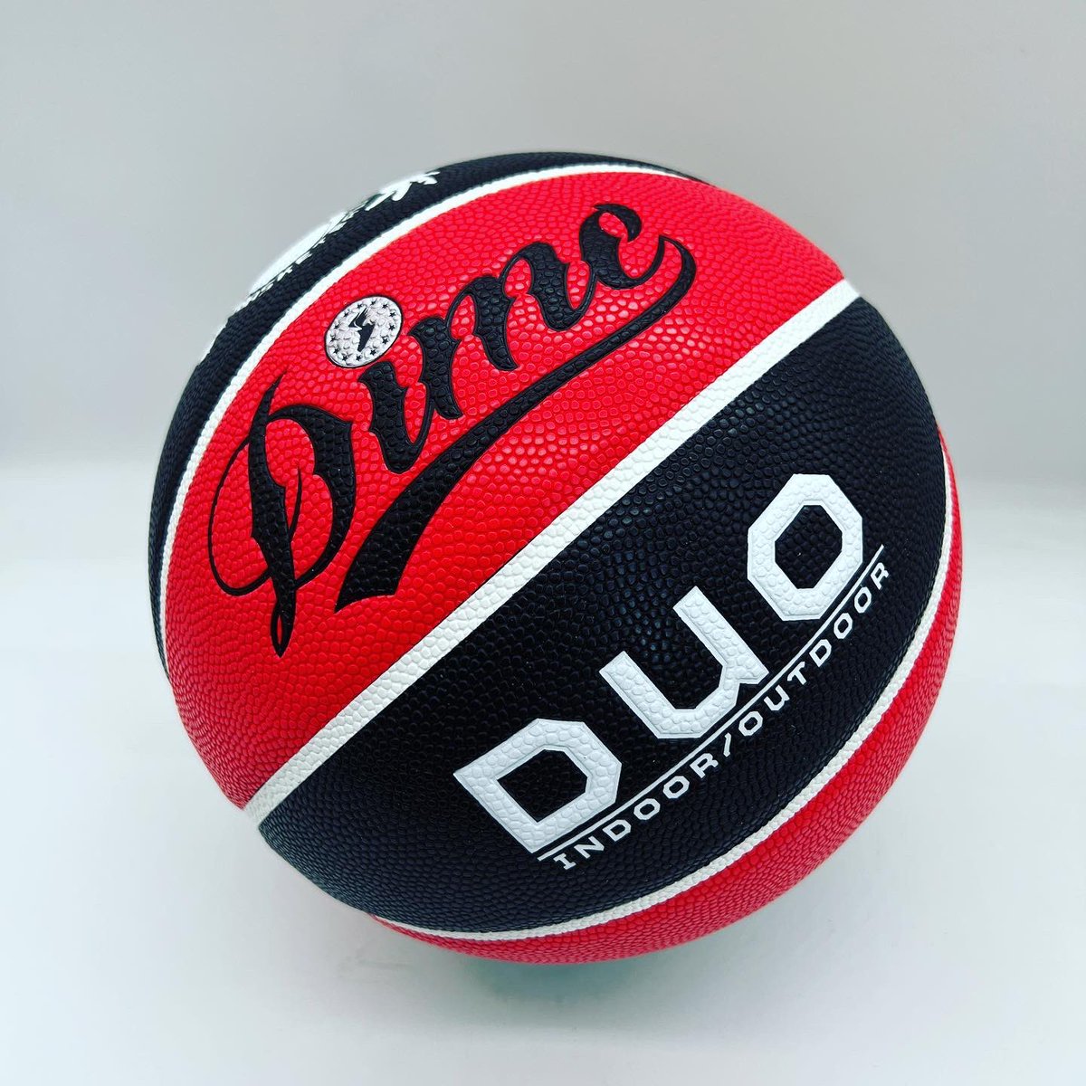 dimesportsco's tweet photo. 💪💪@2HandsBball with the awesome customization job on these Dime DUO balls!!

#ballislife #ballislife🏀 #basketball #basketballtraining #basketballdrills #basketballneverstops https://t.co/RUxDgTQaLP