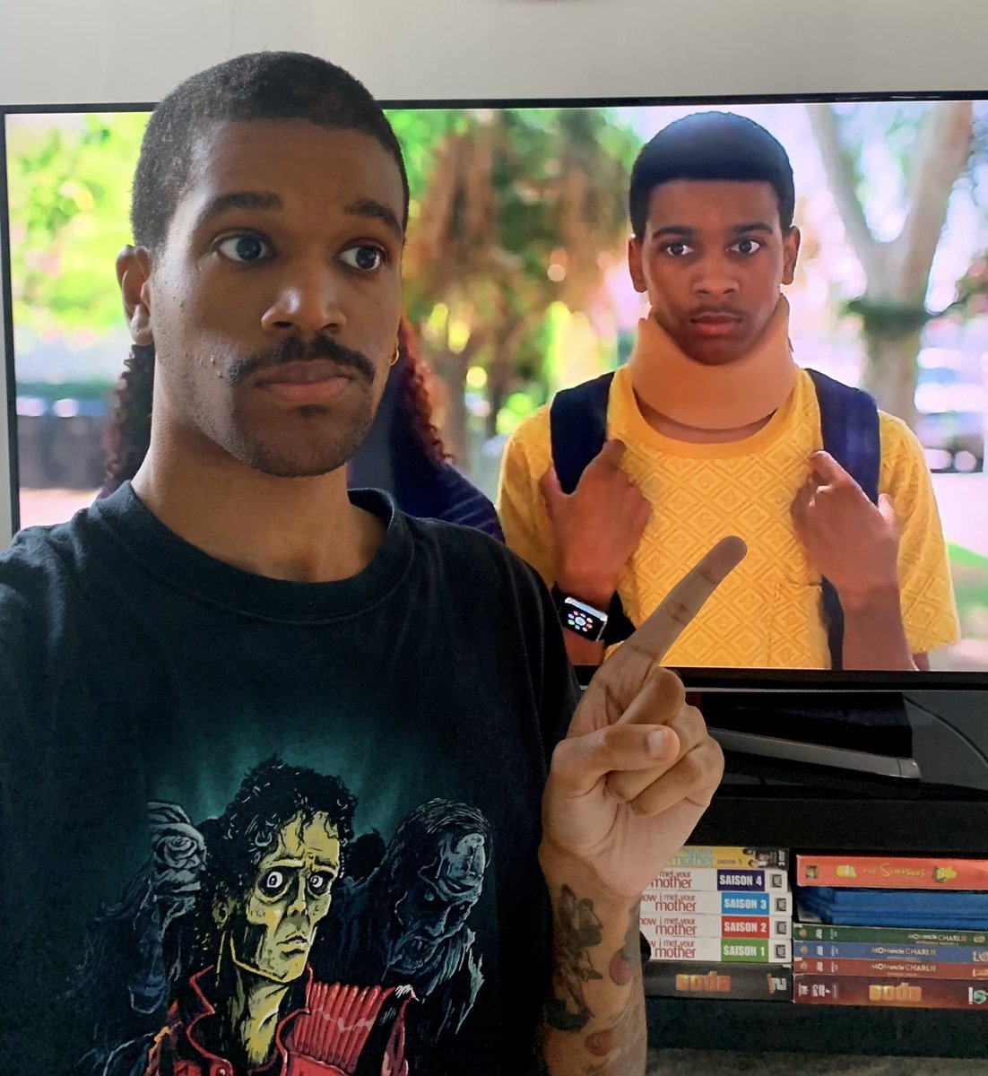 KamehaMicka's tweet photo. Le jour où j’ai envoyé ça à Jamal de On My Block et qu’il m’a répondu avec cette photo 😭 https://t.co/VE9mlM8evX
