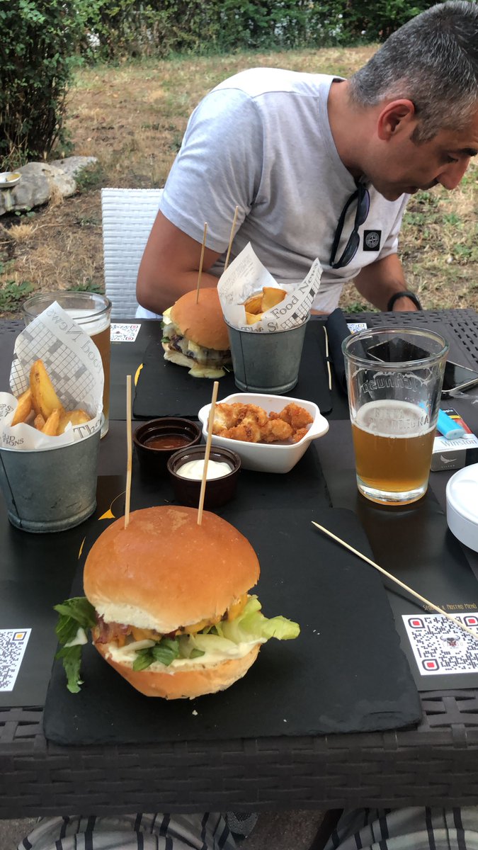 Il_Billa's tweet photo. Le #badanti non ci sono e i #topi mangiano! @_special_cla_ 
#LAMBU 🖤💙 https://t.co/czYbp5PpRk