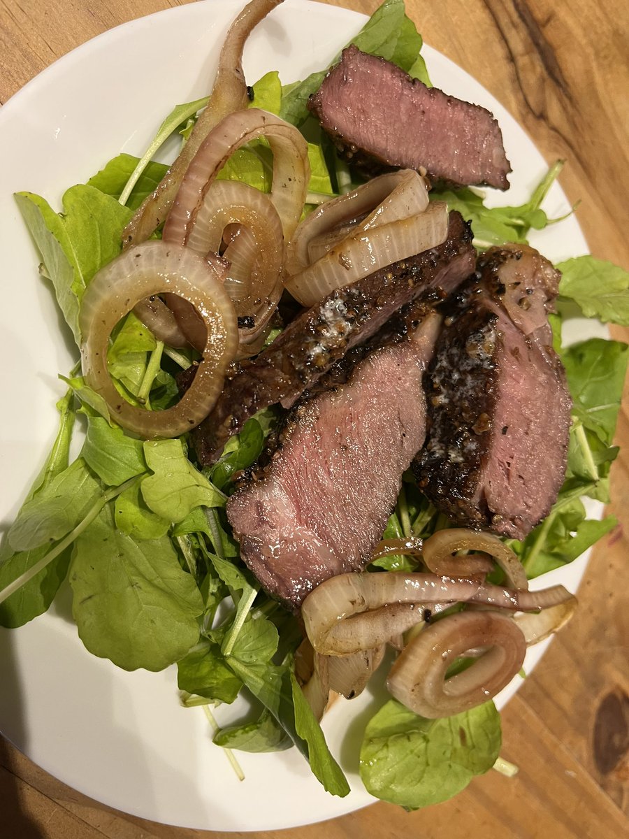 Fajita's tweet photo. A steak served on a bed of arugula. And a Brie appetizer inspired by a local restaurant. Mine had apricot instead of fig jam. https://t.co/a0qA5eE08y