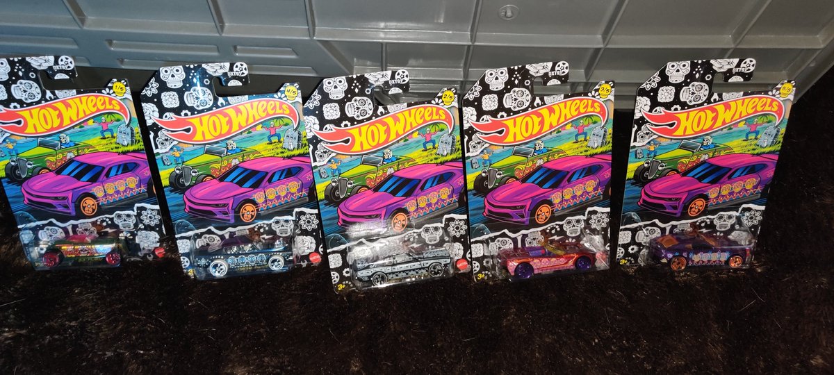 Neffstarr's tweet image. I'll be setup tonight with my Collectibles, Lego &amp;amp; more 530-930Pm
Axlerad kid friendly till 9pm..
beer ,pizza, steak, &amp;amp; 3$ beer of the day