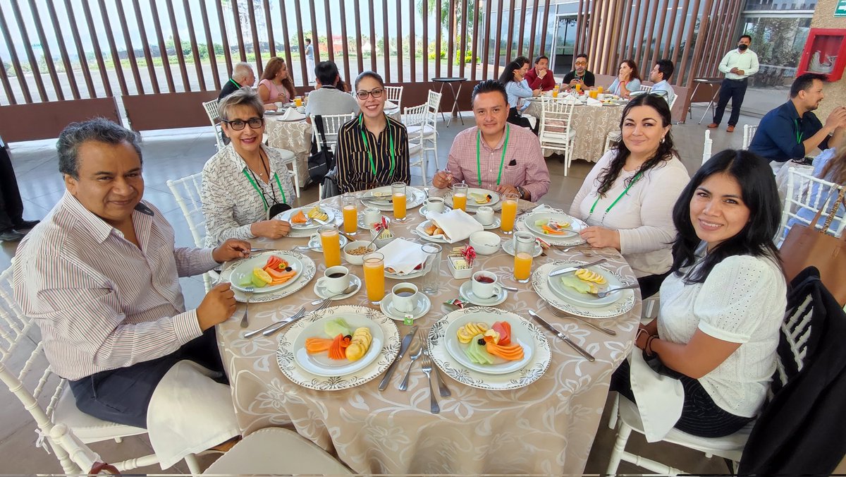 BehindMeetings's tweet photo. Desayuno de Meeting Planners en el #AtelierMeetings de @MeetingsOutlet y @MeetingPlaceMex de @FernandoCompean en el hotel #Radison #BehindMi https://t.co/Oj9fiLUMPe