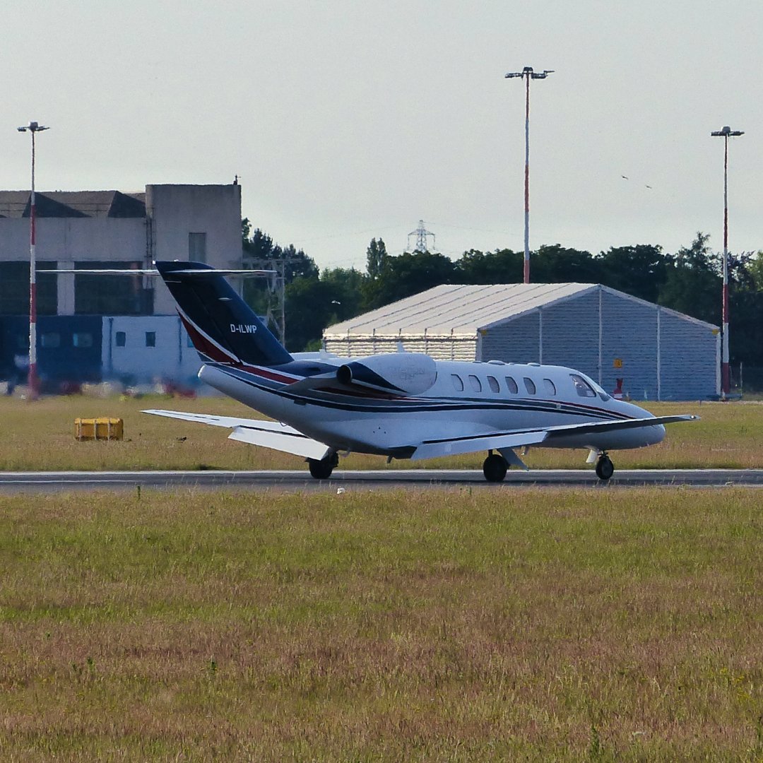 Excellent Air Cessna 525A Citation CJ2+ D-ILWP arriving at Doncaster Airport from Ibiza Airport 22.6.22.

#excellentair #flyeca #cessnacitation #citationjet #citationjets #citation525 #citationc525 #cessnacitation525 #c525 #cessna525 #citationcj2 #citationcj2plus #bizav #bizjet
