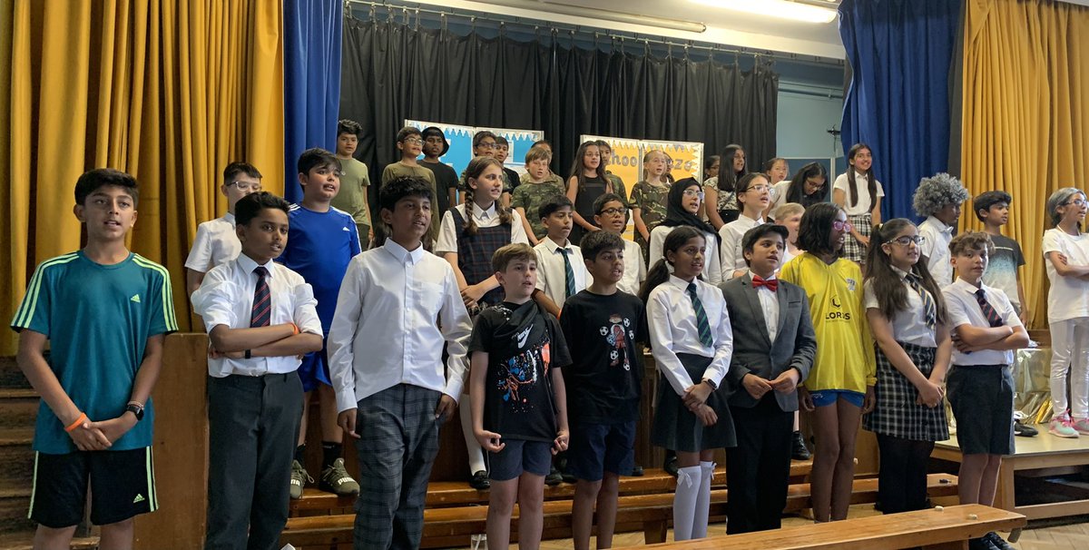 StanburnPrimary's tweet photo. Well done Year 6 for a fantastic production of ‘School Daze’ 👏👏 https://t.co/F0CLrw3T0Z