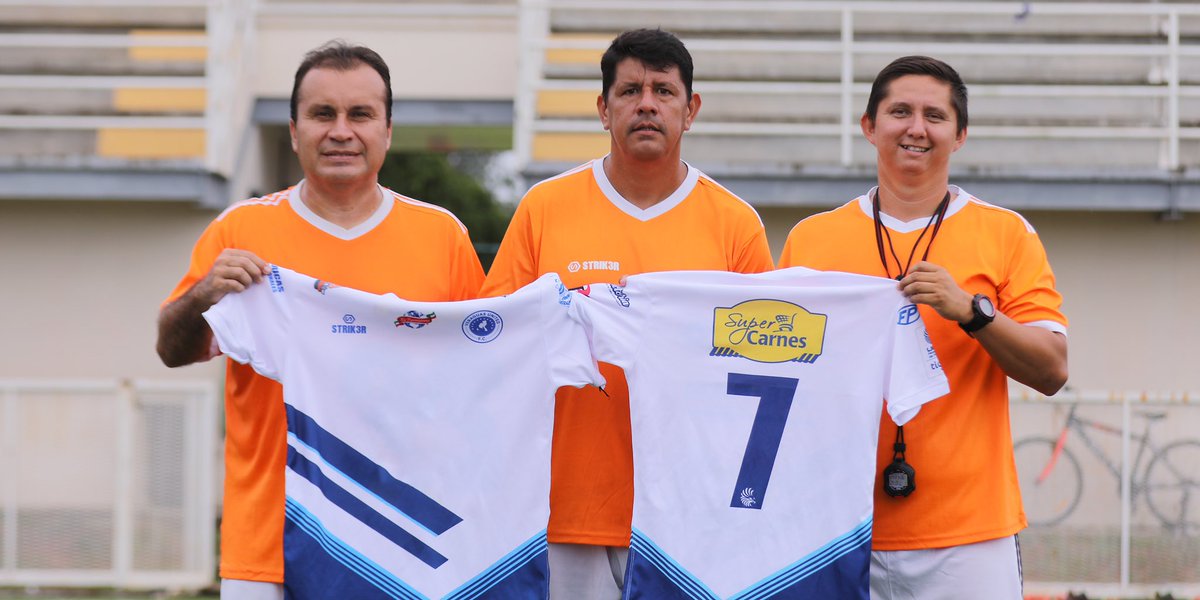 Veraguas_United's tweet photo. 𝗣𝗥𝗘𝗦𝗘𝗡𝗧𝗔𝗠𝗢𝗦 𝗡𝗨𝗘𝗦𝗧𝗥𝗢 𝗖𝗨𝗘𝗥𝗣𝗢 𝗧𝗘𝗖𝗡𝗜𝗖𝗢 💪🏻⚽

📸 De izquierda a derecha:

- 𝗧𝗲𝗰𝗻𝗶𝗰𝗼: Hector Blanco 🇵🇾
- 𝗔𝘀𝗶𝘀𝘁𝗲𝗻𝘁𝗲 𝗧𝗲𝗰𝗻𝗶𝗰𝗼: Arnaldo Cabral 🇵🇾
- 𝗣𝗿𝗲𝗽𝗮𝗿𝗮𝗱𝗼𝗿 𝗳𝗶𝘀𝗶𝗰𝗼: Diego Palacios 🇵🇾

#SomosVeraguas #VeraguasUnited https://t.co/ZJlloRzRI0
