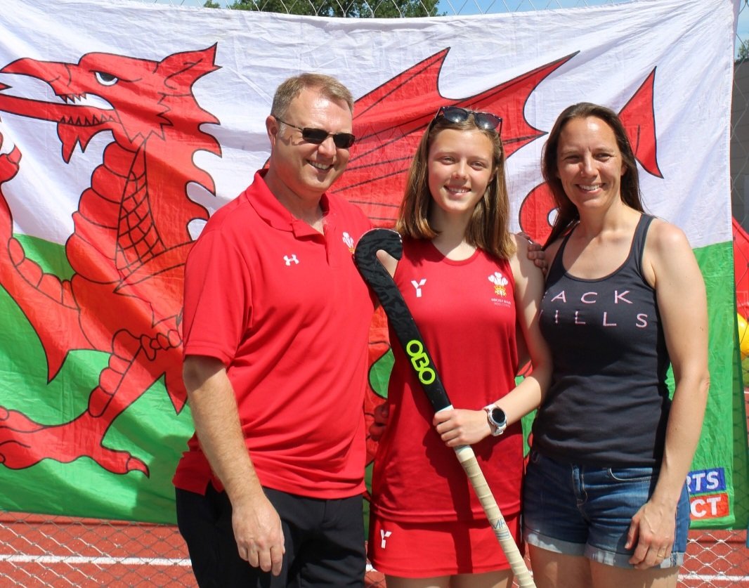 AJPartridge88's tweet photo. Absolutely amazing experience last week in Switzerland playing for Wales U16s in the Eurohockey5s Championship. Couldn't have asked for a better team to play with. Massive thanks to our coach, manager, assistant coaches &amp; physio. Also thanks @OBOhockeyUK @GLL_UK for your support https://t.co/XKO4a5aFwe