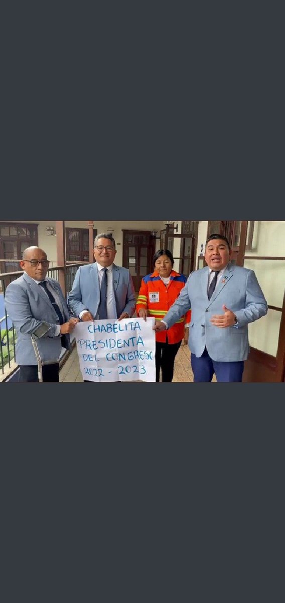 Daniagro70's tweet image. Que bajo hemos caído 
Esta impresentable con su disfraz que no se lo saca ni para cagar quiere ser presidenta del congreso.
Pobre ignorante, que primero aprenda a leer