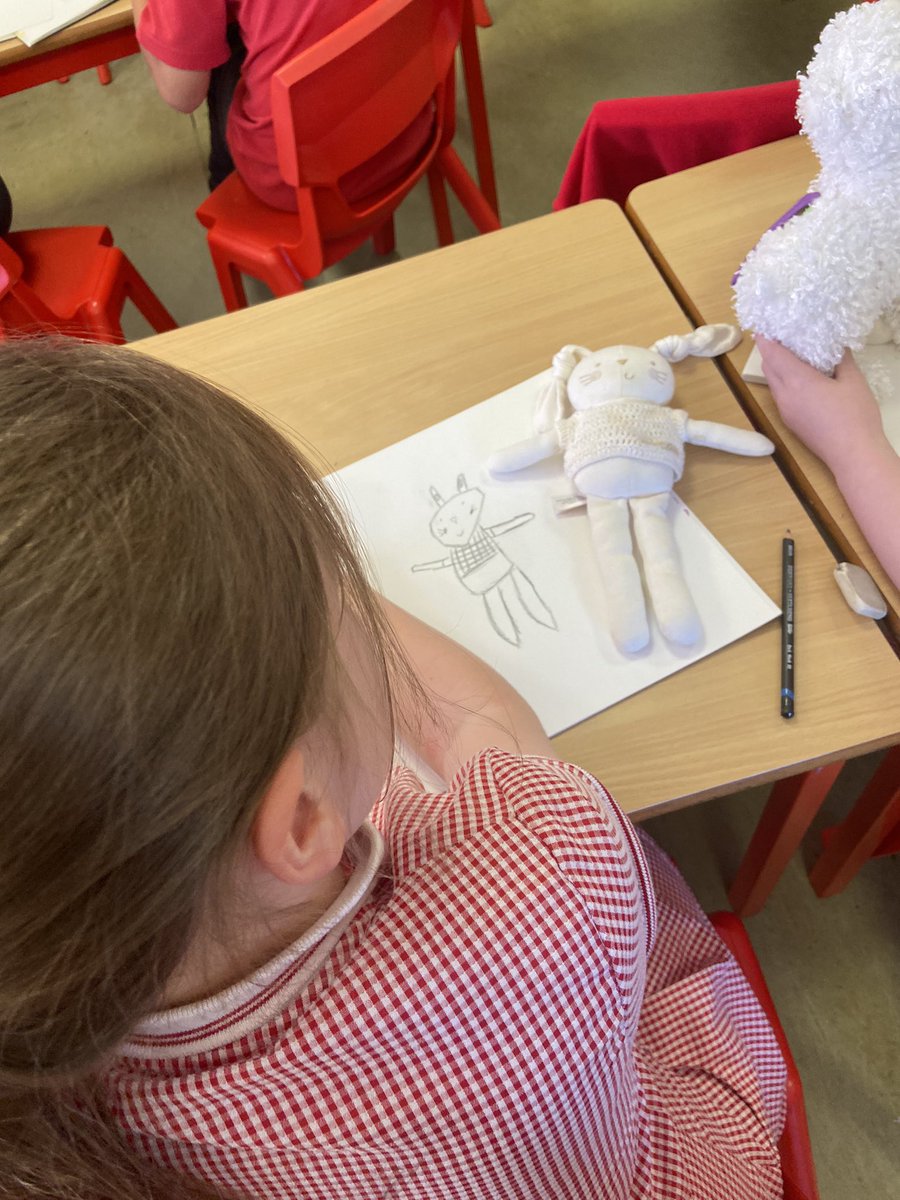 year3sjb's tweet photo. A fabulous morning getting creative and sketching our cuddly toys! https://t.co/8BSGaa4mPI
