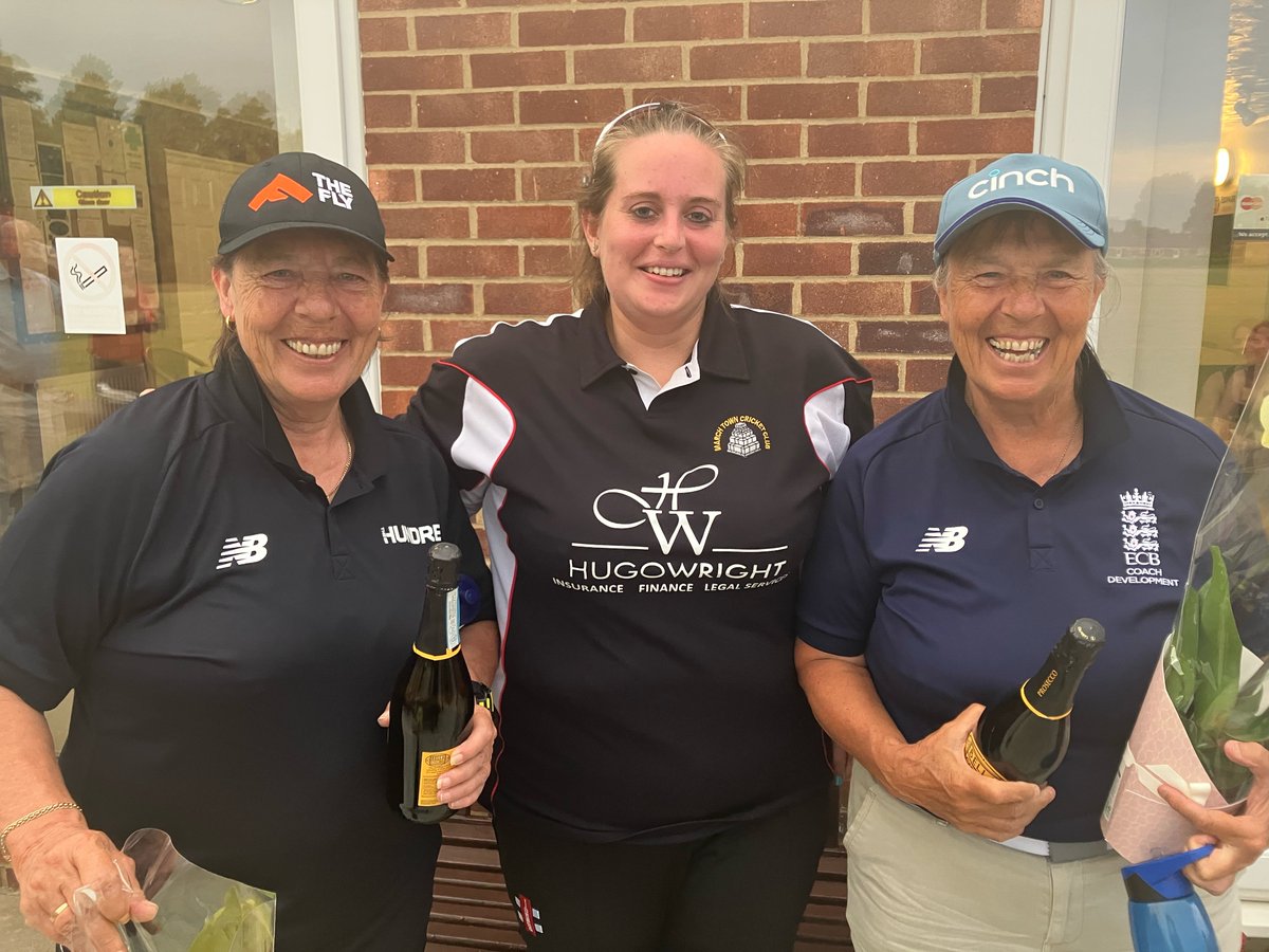 wallis61's tweet photo. It was a pleasure to host a Q and A @marchtowncc last night on behalf  of the #MarchMarvels with former England Internationals  Jill &amp; Jane Powell - Here with @Loishop17  Expert coaching &amp; wonderful chat by the twins  @hocJPcricket  @James_Willo https://t.co/wh5zjommZW