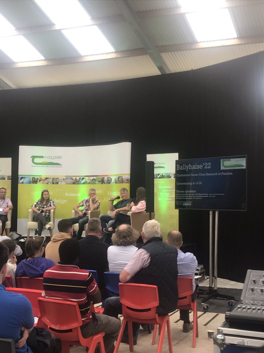 Great turn out at the Ballyhaise open day today where I got to present the results of my grazing plots trial in Ballyhaise comparing NBPT urea to CAN and standard urea 🐄 along with my uncle Ger Pardy talking about his white clover establishment on his dairy farm in Offaly ☘️