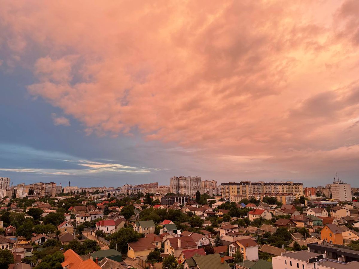 Stand with Ukraine tweet media