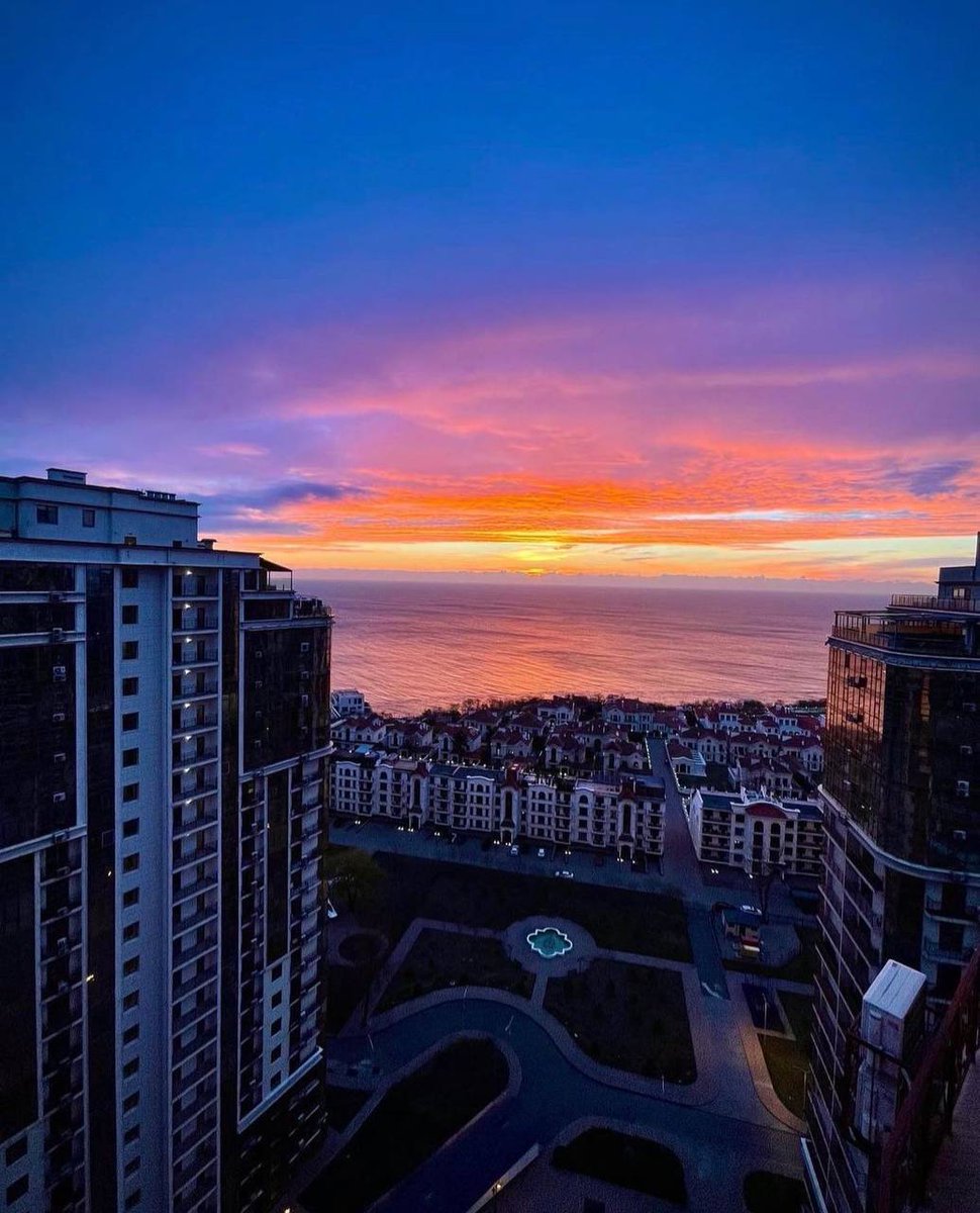 Stand with Ukraine tweet media