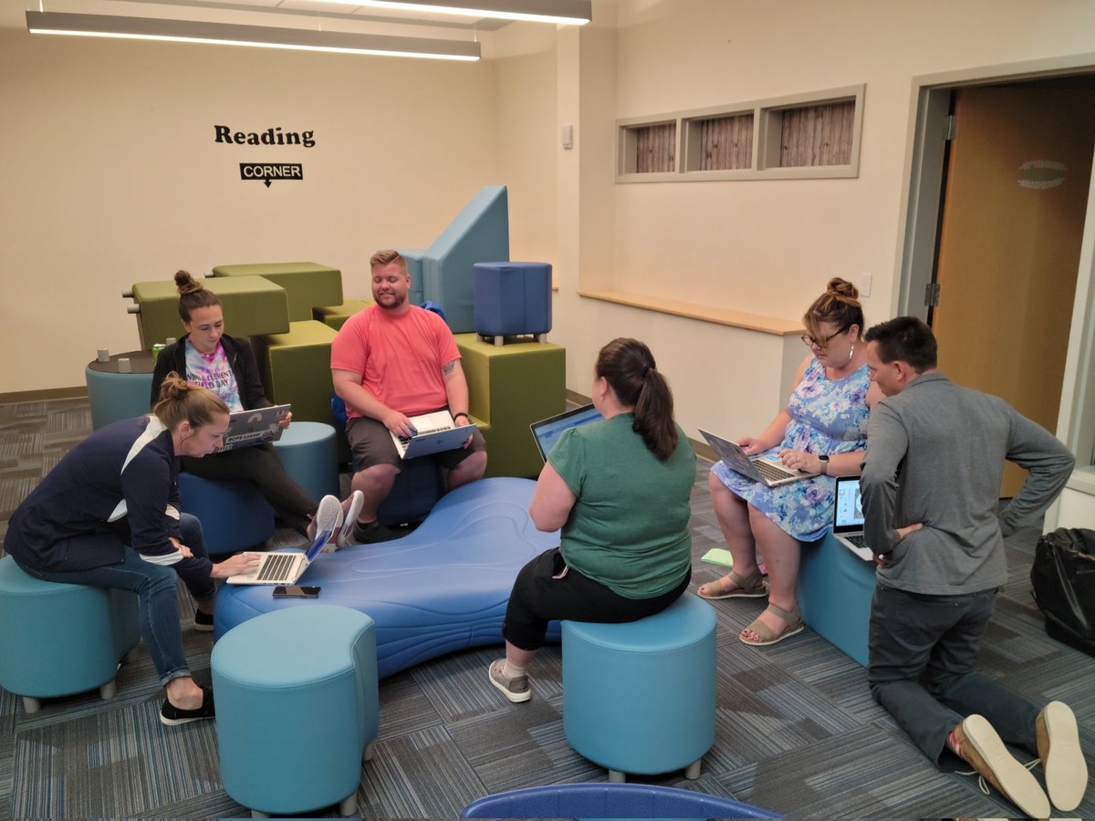 Swindy1615's tweet photo. Our SPP Team engaging in small group discussions and preparing resources for our teacher week back! Great stuff ahead, stay tuned! @TeamDundalkES @JenPilarski @MrAlexParadis https://t.co/inEXglBgi8