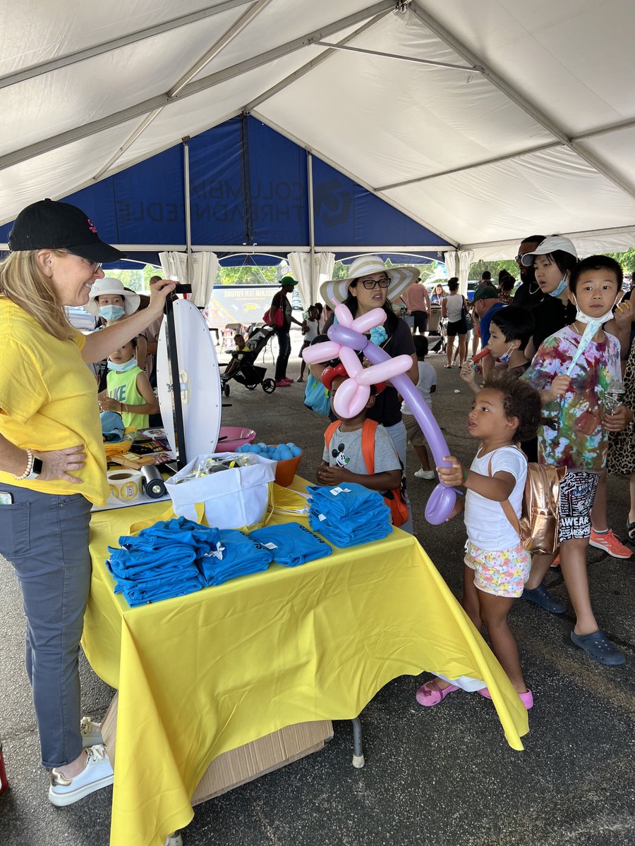 lesgetz's tweet photo. Come one, come all to the @aftunion ⁦@BTU66⁩ ⁦@AFTMass⁩ family festival happening right NOW!  Free books, free snacks, games &amp; prizes #ReclaimOurFuture #IamAFT https://t.co/sJBR5UBIT3