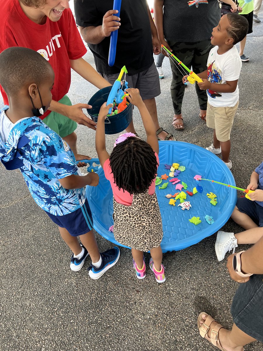 lesgetz's tweet photo. Come one, come all to the @aftunion ⁦@BTU66⁩ ⁦@AFTMass⁩ family festival happening right NOW!  Free books, free snacks, games &amp; prizes #ReclaimOurFuture #IamAFT https://t.co/sJBR5UBIT3
