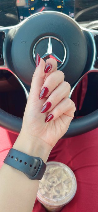 Not a red flag, just my favorite color 💋 https://t.co/m9XYHNrgNT