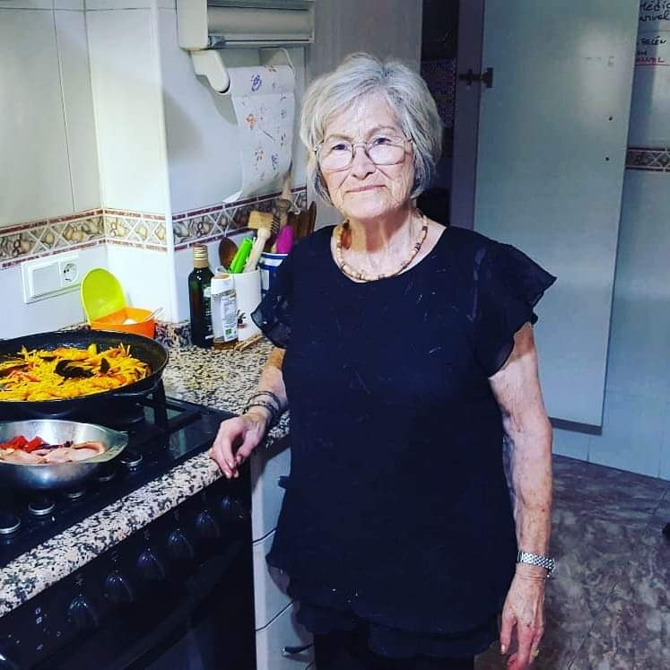 belmotilla's tweet photo. Mi madre #AngiGines ❤️.
Una de sus pasiones la cocina.
Junto con el la interpretación.
El 11/04/2021 un cáncer de la llevo. Aprovechar todo el tiempo ⏳ para estar juntos a vuestras madres 🌹
@LunasAmseld https://t.co/GnylNQcdzy