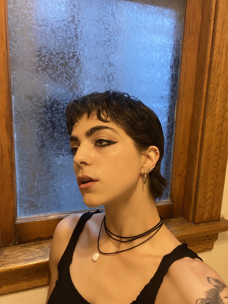 rat_somatics's tweet photo. growing out the buzzcut + side profile. who knew! https://t.co/uUdWJHevtp