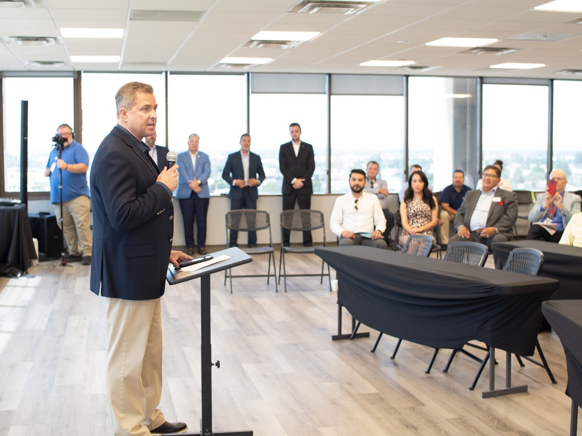 ElectronicCare's tweet photo. Thank you @ElPasoElectric, New Mexico Economic Development Department, @MVEDA_org, and Community Foundation of Southern New Mexico for helping us be part of our #borderland region growth. This will help transform the lives of many and improve #digitalhealthcare across the nation! https://t.co/DEf0L7RdOa