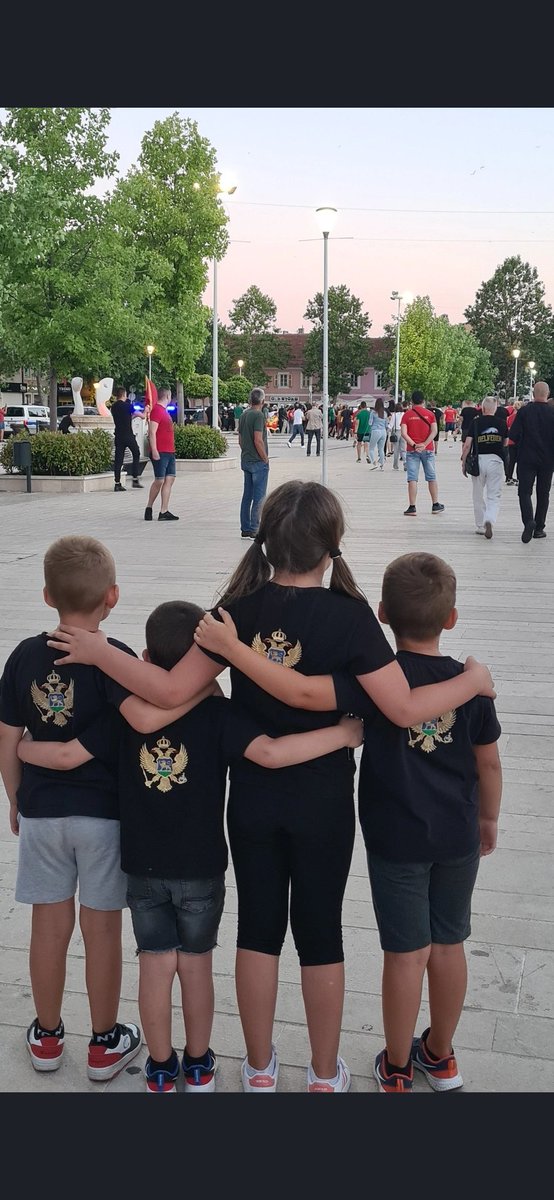 Kristina Bulatovic🇲🇪 (@kbulatovic) on Twitter photo Na njih suzavce bacate <a href="/DritanAbazovic/">Dr Dritan Abazovic</a> <a href="/PolicijaCG/">Uprava policije Crne Gore</a>... Necete vise, to Vam cvrsto obecavamo Na njih suzavce bacate <a href="/DritanAbazovic/">Dr Dritan Abazovic</a> <a href="/PolicijaCG/">Uprava policije Crne Gore</a>... Necete vise, to Vam cvrsto obecavamo