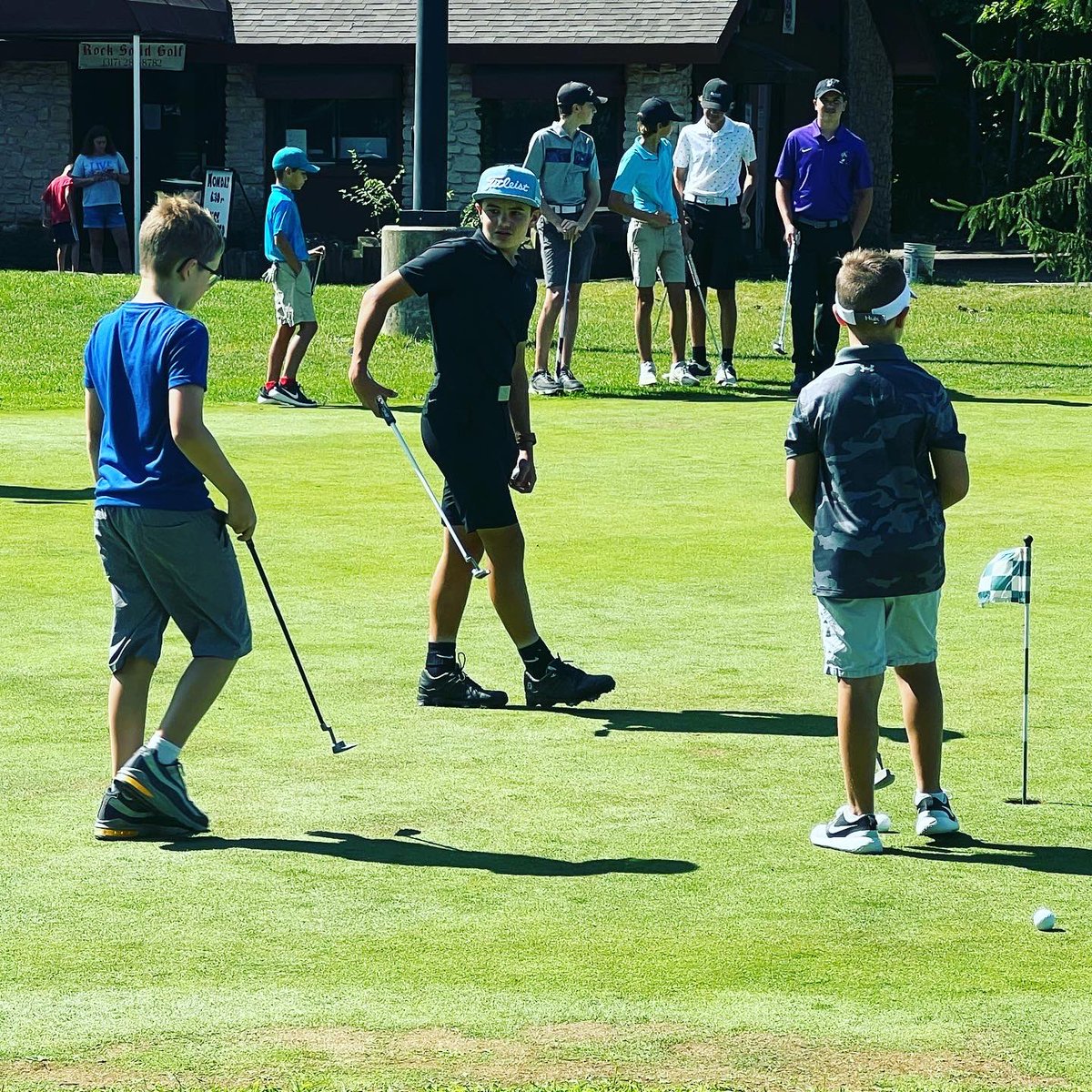 Bulldog_Golfer's tweet photo. Had another fun day at @futureGolfDogs camp. Really enjoyed helping out with the younger kids before my session started. #golf #juniorgolf #juniorgolfer #camp https://t.co/2qgK2UCG8D