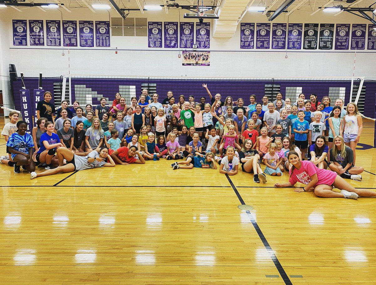 skies_vb's tweet photo. These future Huskies brought in and donated  2,290 diapers for the @BishopSullivan and Rick’s Kids!! They beat our first camps record of 1880 diapers!!! Proud of our BVNW community for giving back to families🙏🙏🙏 https://t.co/jVPX8Dtogo