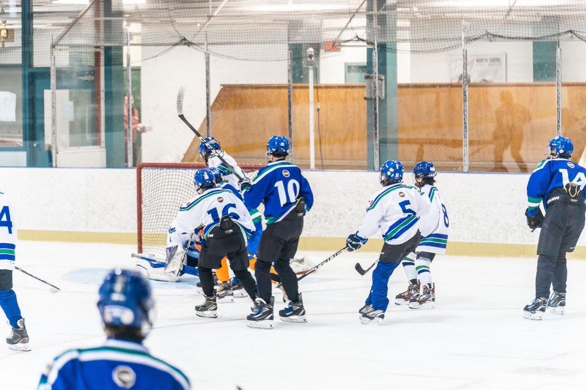 NorthVanMHA's tweet photo. All our NVMHA stars getting out there and creating memories theyβll never forget πͺπ½
#hockey #ice #vancouverhockey #hockeyskill #hockeytraining #hockeylife #skillforlife #northvanMHA #nvmha #icehockey #vancouver #northvanhockey #play #skate #minorhockey #success #canada https://t.co/Y8AidqKrXQ