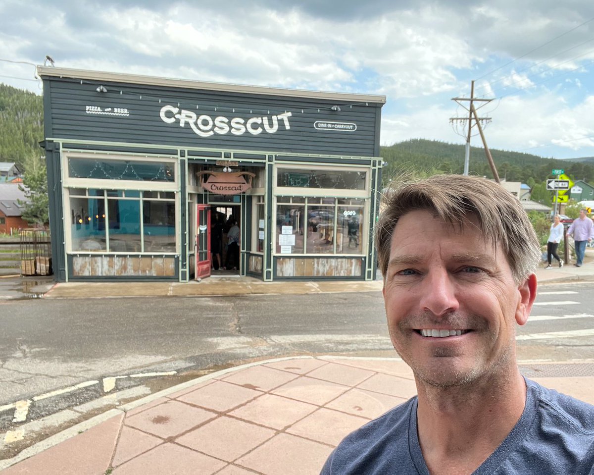 rontupa's tweet photo. @speakercarroll I hope you visited my sister's pizza joint Crosscut- best 'Za in boulder county! #coleg #copolitics https://t.co/yaCvi1keF7