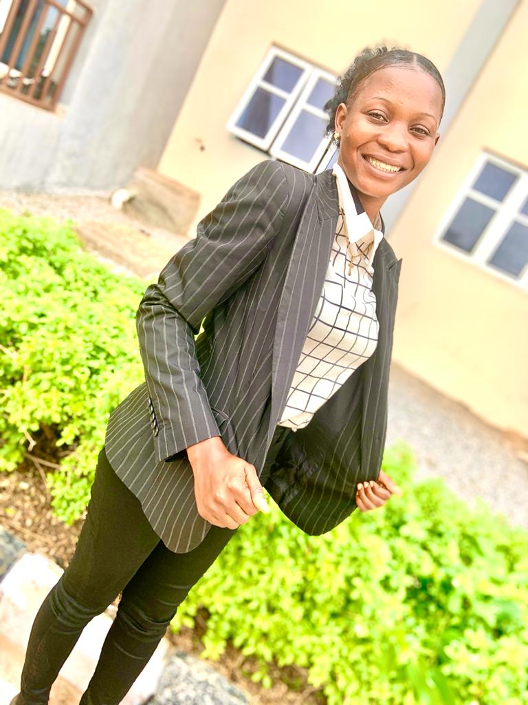 Oluwati31194914's tweet photo. My halleluyah belongs to you lord because u deserve it🙏.
#projectdefensedone✅
#DedicatedtoGod
#Dedicatedtomyparents
#Certifiedadministrator
#kwarapolystudent
#ADUNNI🥰❣️😍 https://t.co/H2rmM4NIEf