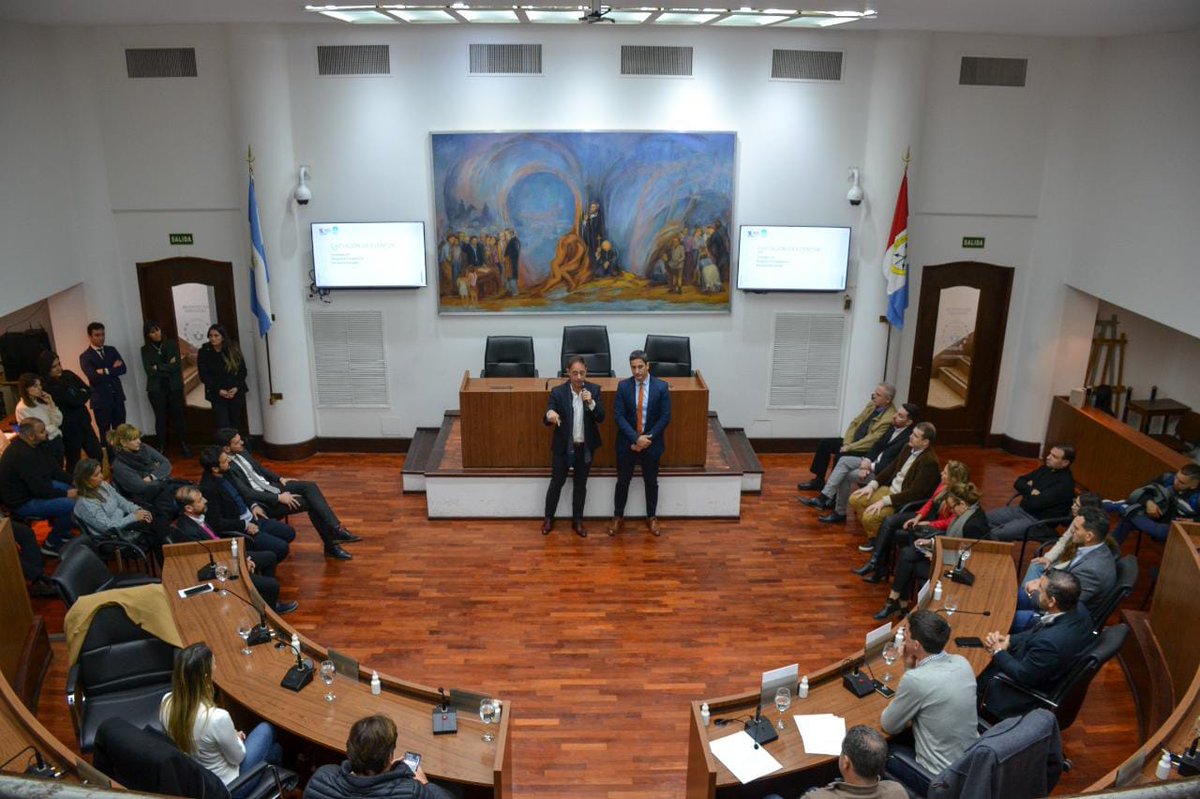 El turismo de reuniones genera empleo y es un gran dinamizador de la economía y nuestra ciudad tiene mucho para ofrecer. Presentamos el Programa de #EmbajadoresTurísticos, una iniciativa para seguir posicionando a Santa Fe como una de las principales sedes de eventos del país!