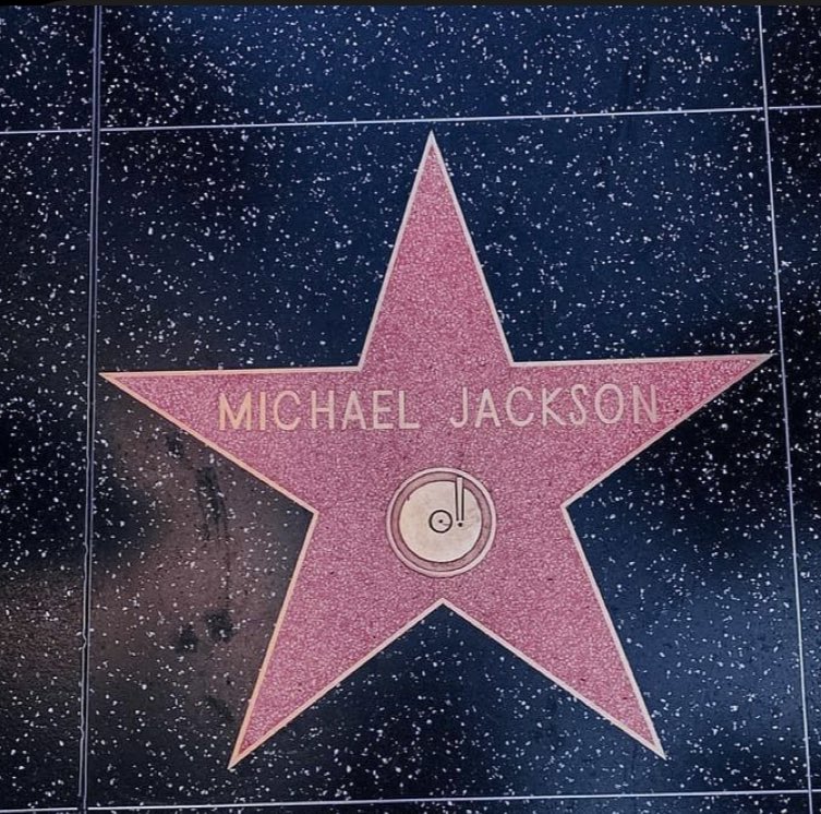 vickan174's tweet photo. Hollywood walk of fame, Michael's star 👑⭐️  #michaelJackson #foryoupage #fyp #hollywood #star  #kingofpop https://t.co/q37sSNA4ZR