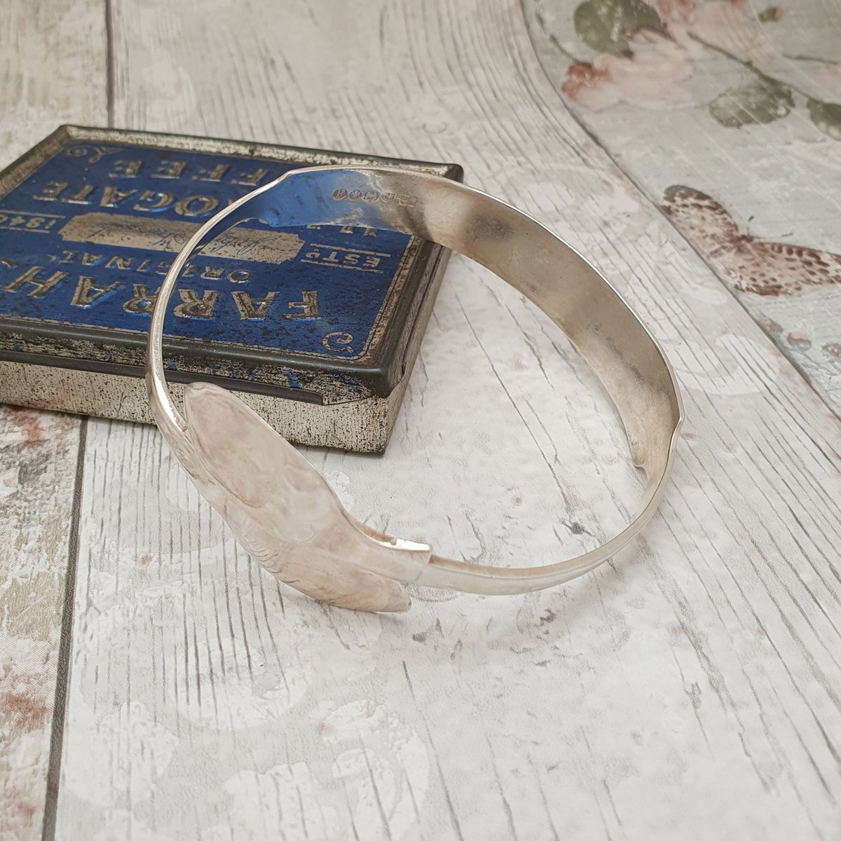 martisanne's tweet photo. Silver plated flatware bangle, unique bracelet, spoon jewellery, silverware cuff, 25th anniversary gift, chunky stacking bracelet, mom, F7 https://t.co/8Wff0OVcUO #EtsyTeamUnity #TMTinsta #SilverwareCuff https://t.co/W3MjeucdiF