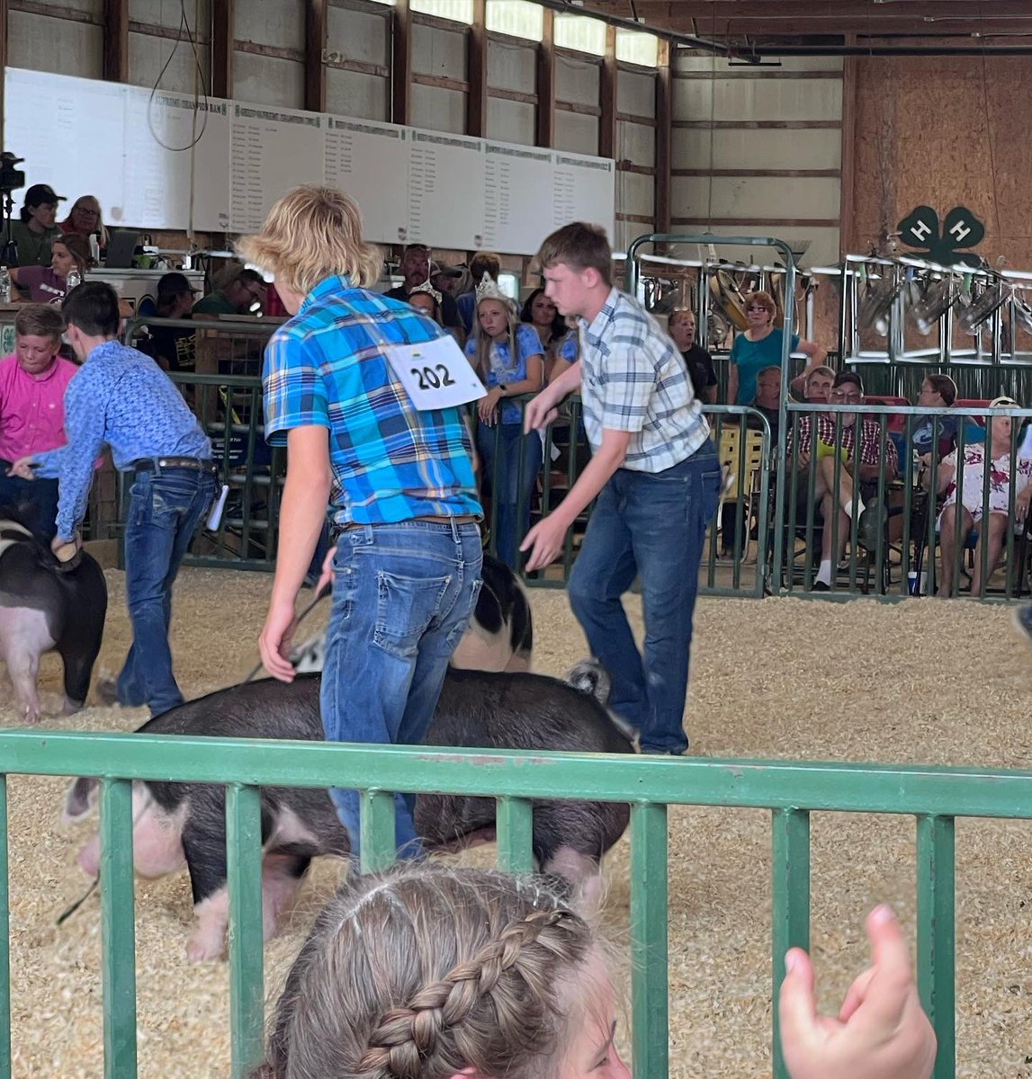 Had a great time seeing several students at the Clinton County Fair today! 🐷🍀

<a href="/ClCentralElem/">ClintonCentralElementary</a> @CCHSprincipal <a href="/kortney_golden/">Kortney Golden</a>