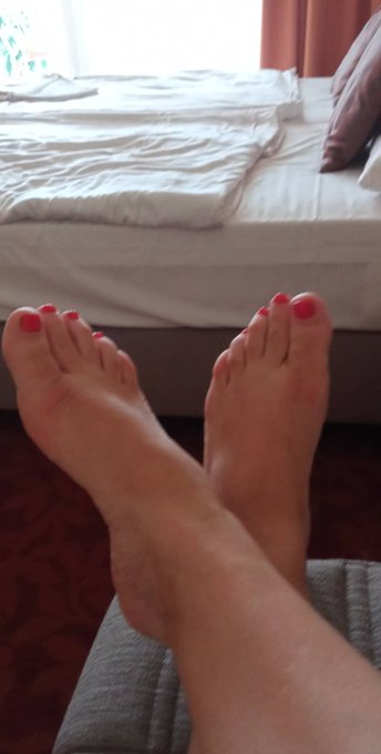 Size 10-11, beautifull feet https://t.co/BicO45Qecq<a href="/tag/footfetish"class="tags"><span>#footfetish</span></a><a href="/tag/feet"class="tags"><span>#feet</span></a><a href="/tag/footjob"class="tags"><span>#footjob</span></a><a href="/tag/bigfeetgirls"class="tags"><span>#bigfeetgirls</span></a>